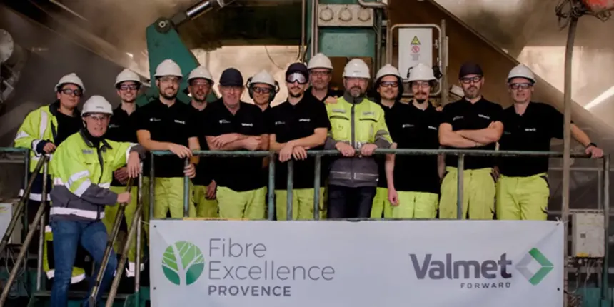 Les équipes Fibre Excellence et Valmet ayant pris part à la reconstruction